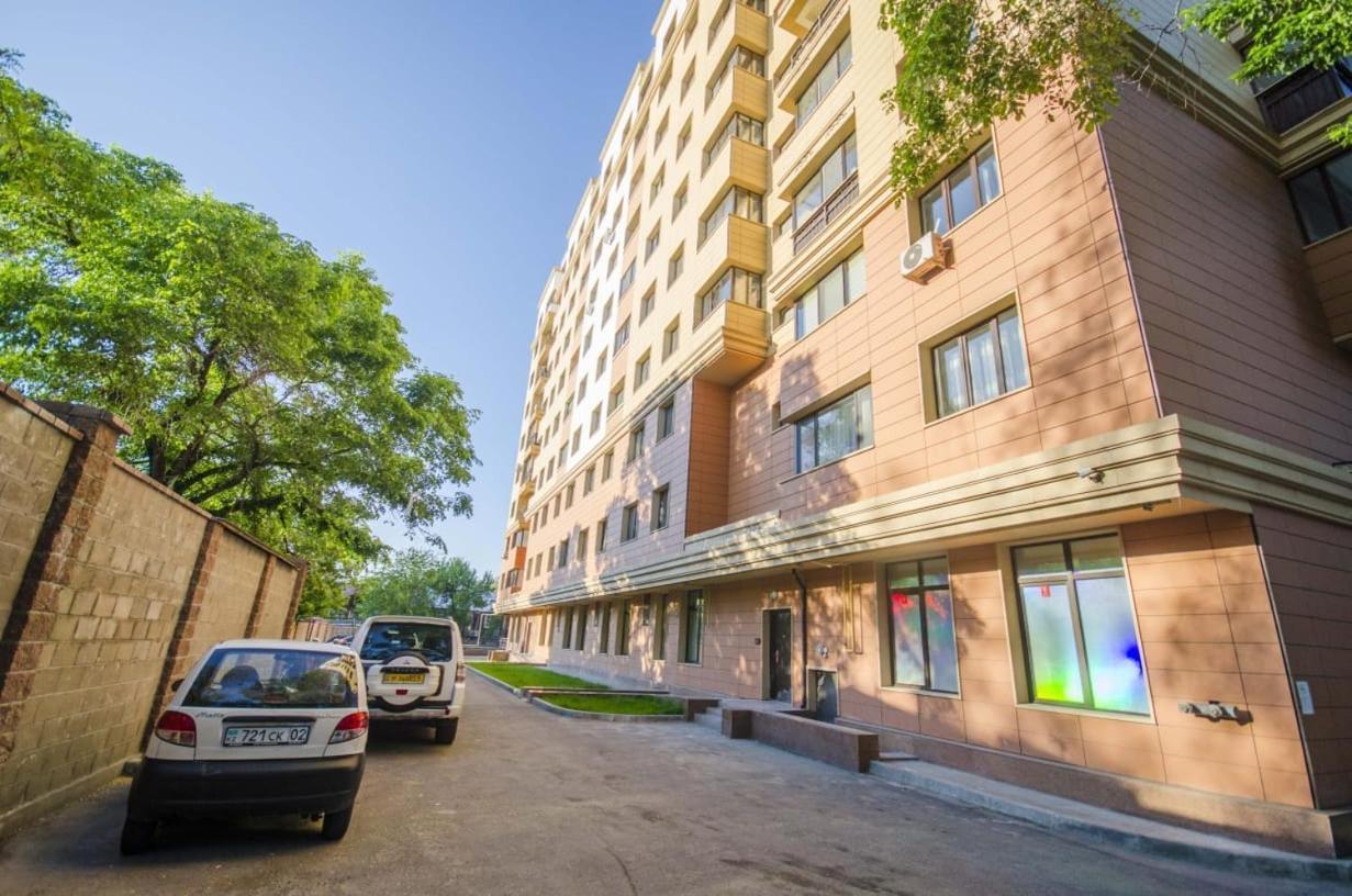 Appartments " Zhetysu-4" アルマトイ エクステリア 写真